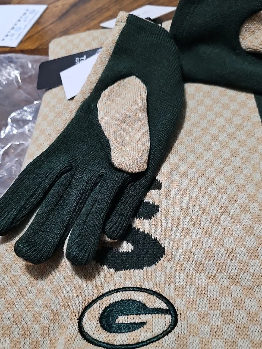 NFL Green Bay Packers Tan and Dark Green Knit Scarf with Team Tags